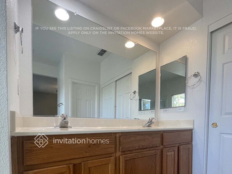 Building Photo - 9255 Boulder Falls Ct