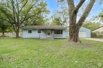 Building Photo - 2425 E Elm St