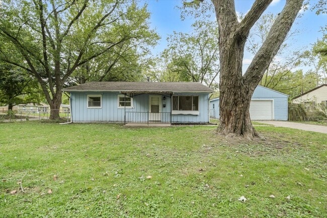 Primary Photo - 2425 E Elm St