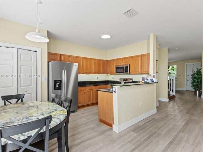 Building Photo - 8128 NW 108th Ct