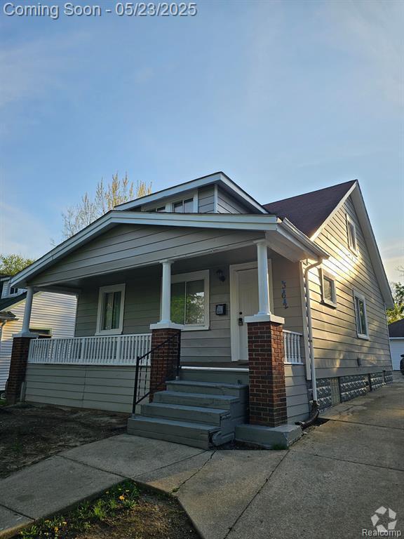Building Photo - 362 S Marshall St