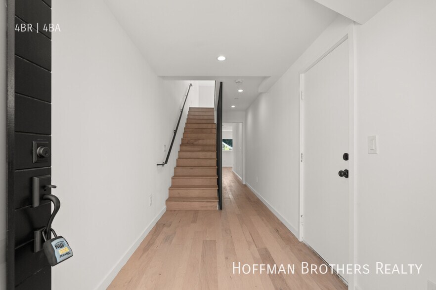 Building Photo - 3564 N Eagle Rock Blvd