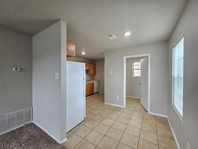 Building Photo - 4601 Hudson Dr