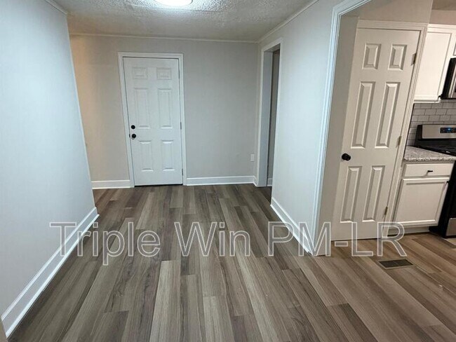 Building Photo - 8010 Westwood Ave