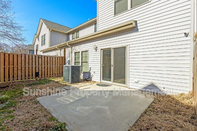 Building Photo - 200 Seasons Cir