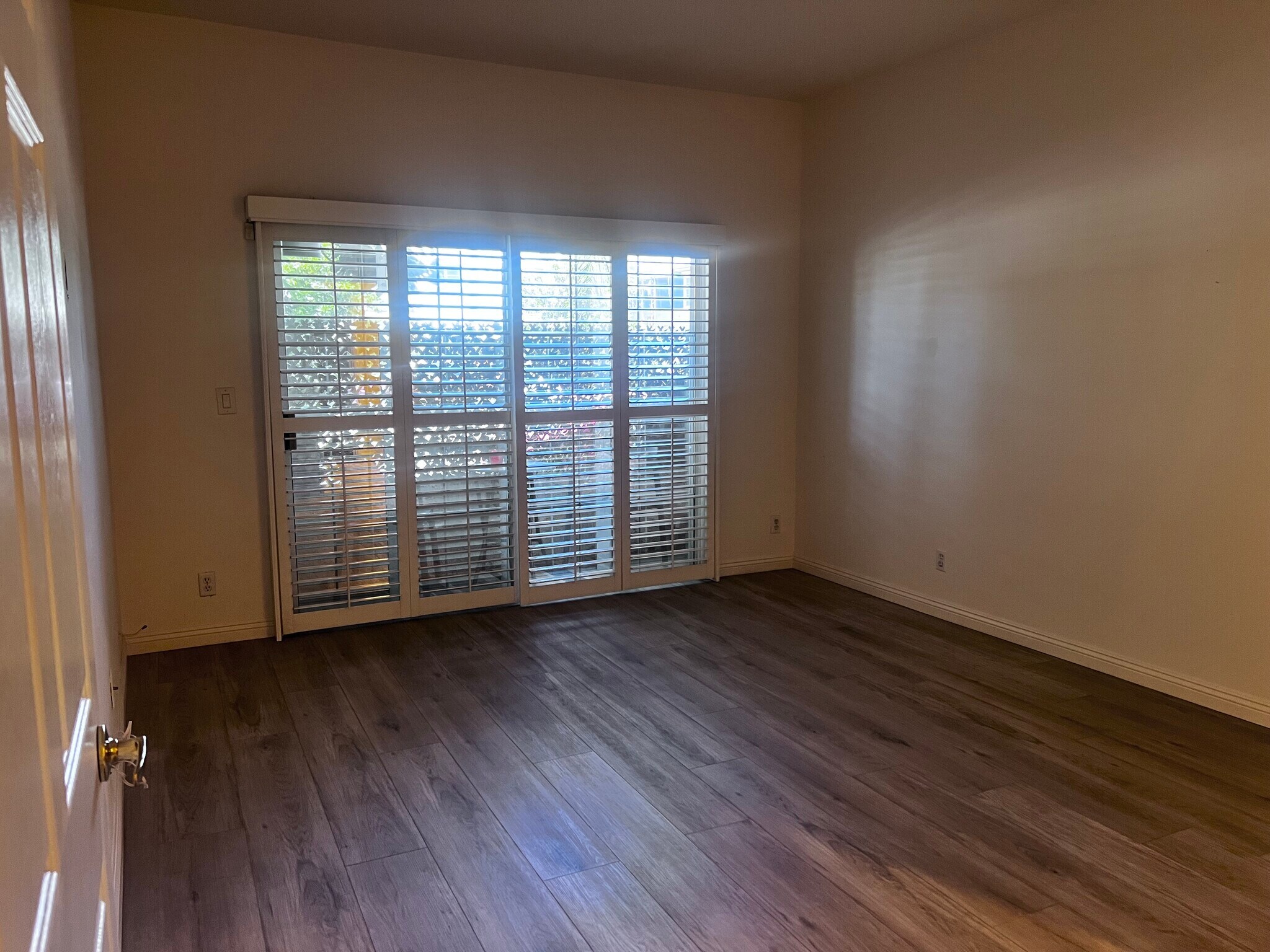 Master Bed - 10604 Valley Spring Ln