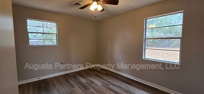 Building Photo - 2511 Drayton Dr