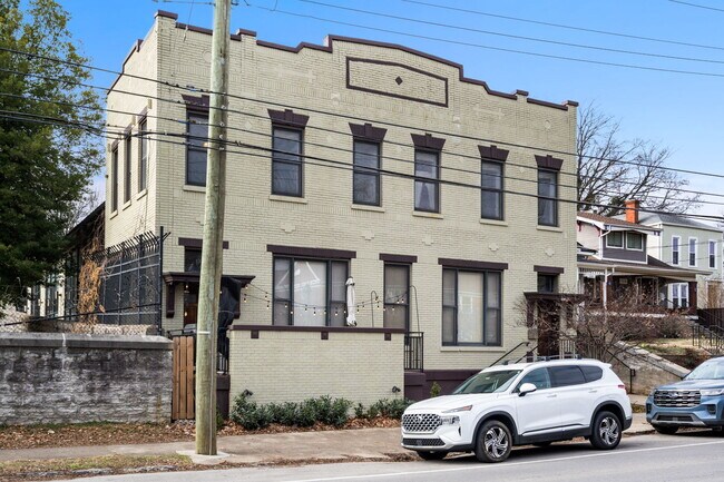 Building Photo - Baxter (Mid-term)