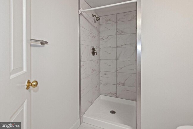 Building Photo - 7640 Provincial Dr