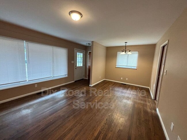 Building Photo - 5441 Bayside Dr