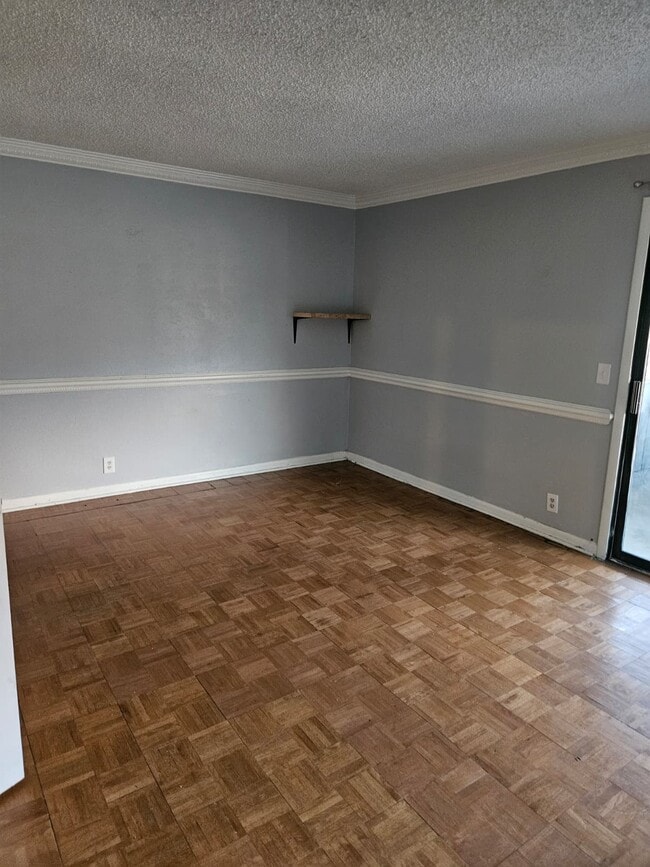 Building Photo - 270 Tampa Dr