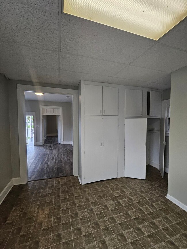 Building Photo - 4bed/2bath house  (EHA APPROVED)