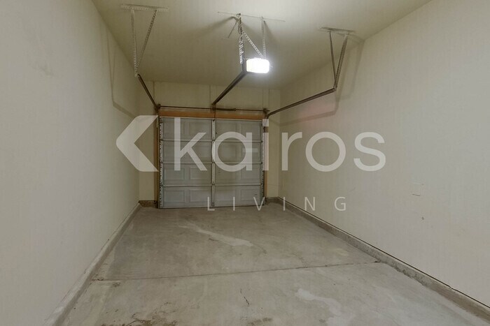 Building Photo - 220 Long Is Dr