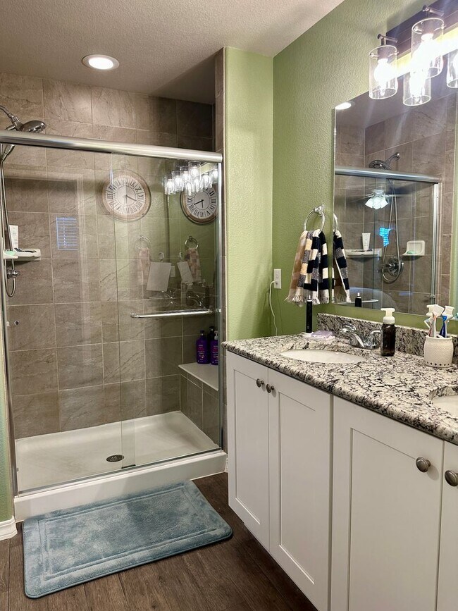 Building Photo - FANTASTIC 3BD/2.5BA w/ A/C in Patriot Park