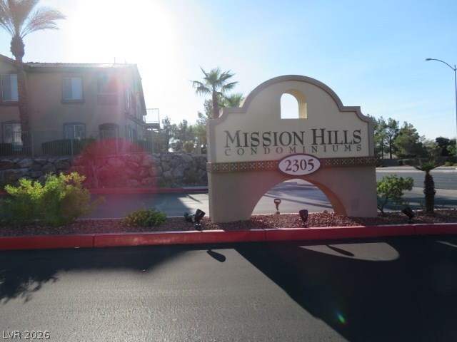 Building Photo - 2305 W Horizon Ridge Pkwy