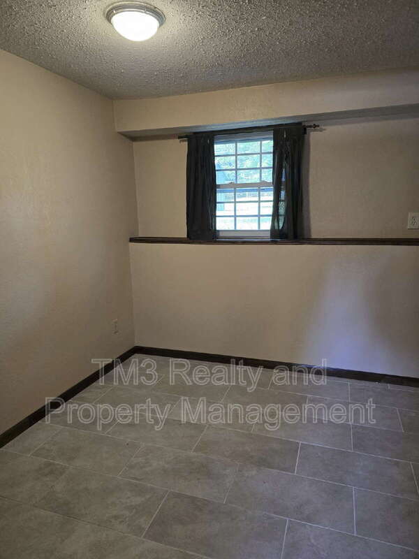 Building Photo - 15912 W 154th St