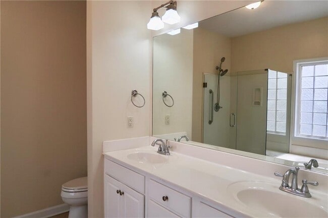 Building Photo - 515 Village Arbor Park NW