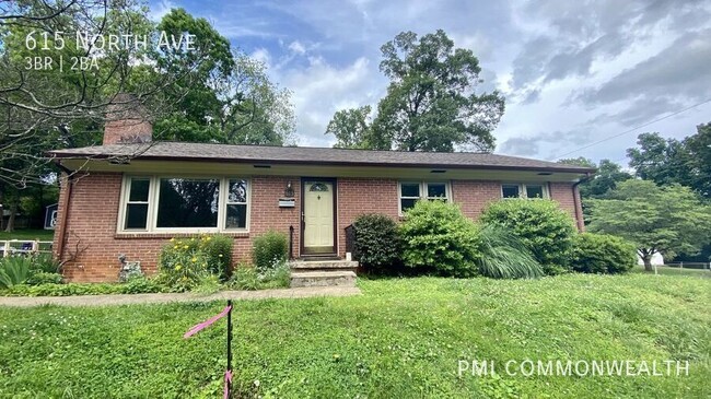 Primary Photo - 3 Bed / 1.5 Bath Single Family (Available ...