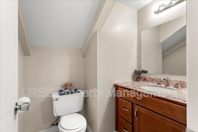Building Photo - 4600 Lighthouse Cir