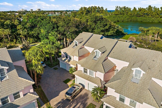 Building Photo - 3902 Fairway Dr N