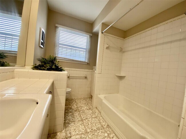 Building Photo - 2206 Tannehill Dr