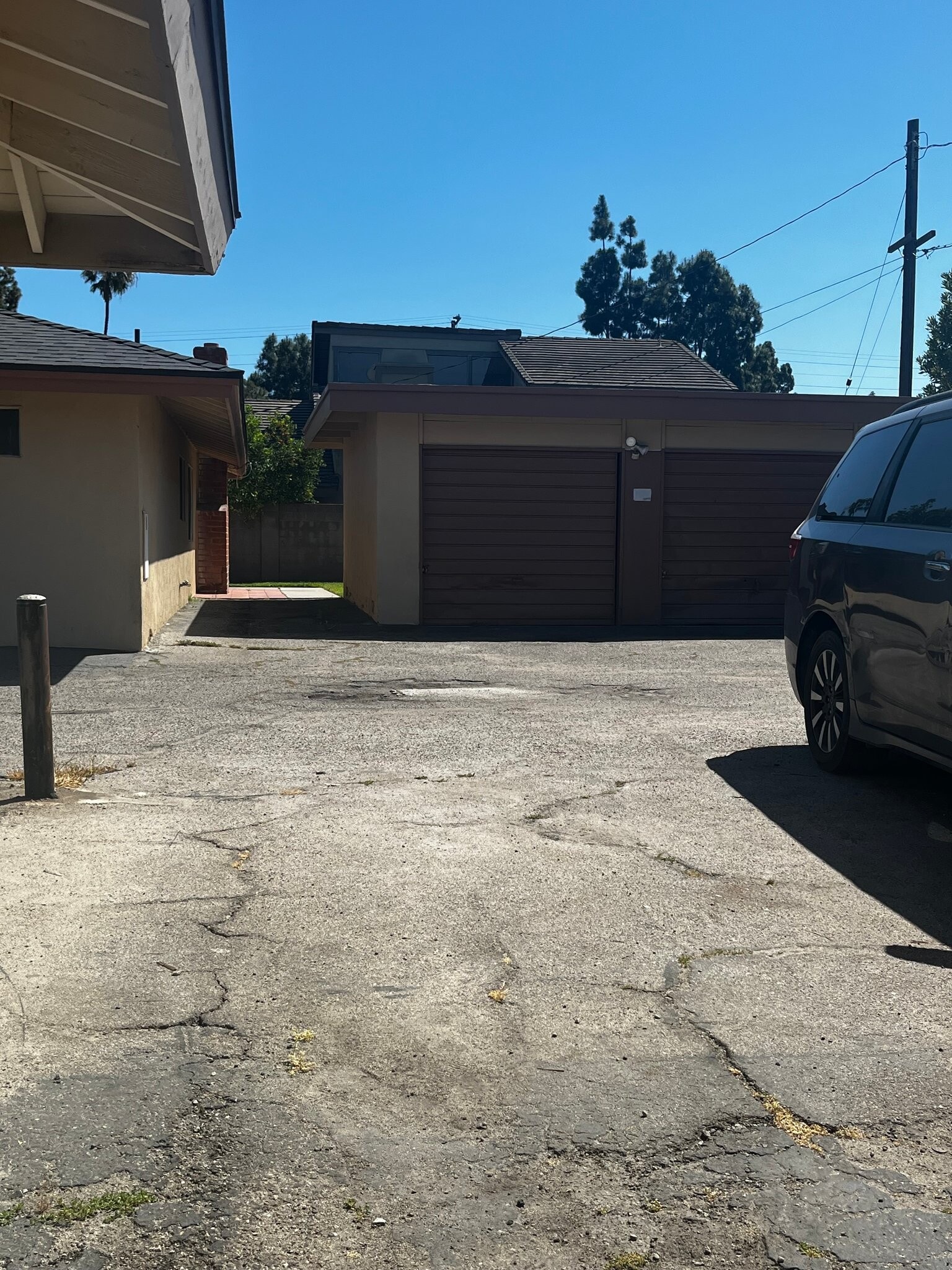 Building Photo - 2211 S Mountain View Ave