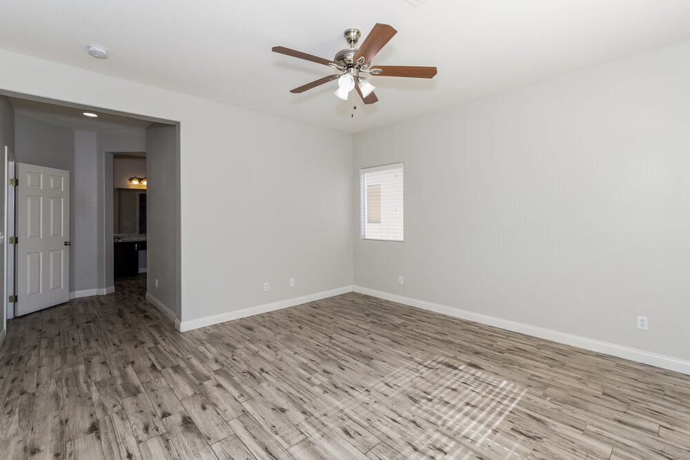 Building Photo - 5402 Royal Yacht Way