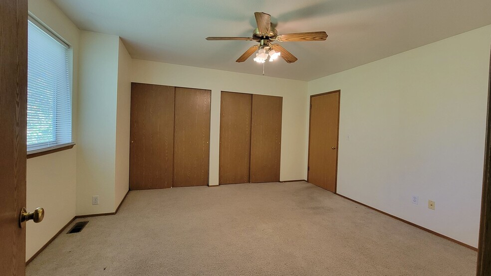MASTER BEDROOM - 1800 11th Ave