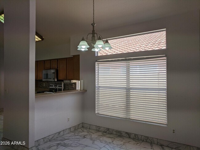 Building Photo - 1321 N Jamaica Way