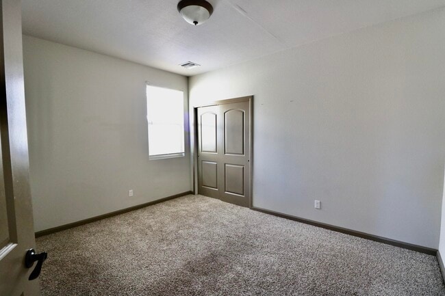 Building Photo - 3817 Loma Cortez Dr