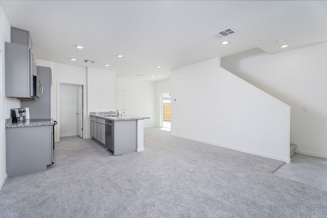 Building Photo - 1049 San Anselmo Ln