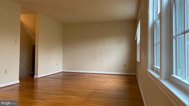 Building Photo - 4637 Linmar Ct