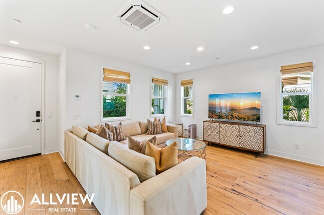 Building Photo - *Limited Move In Special! $1,000 Off First...