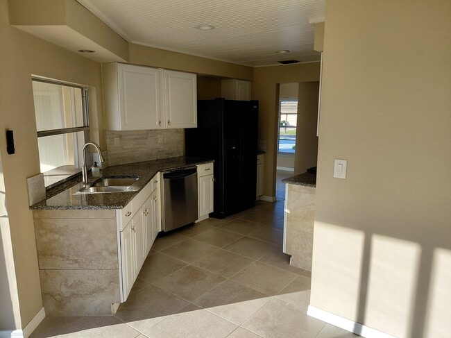 Building Photo - 3513 SE 22nd Ave