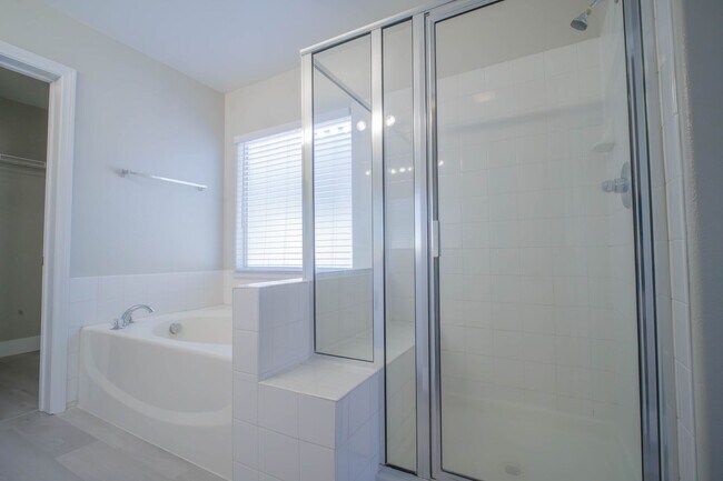 Building Photo - Wonderfully fully renovated, 2-story property