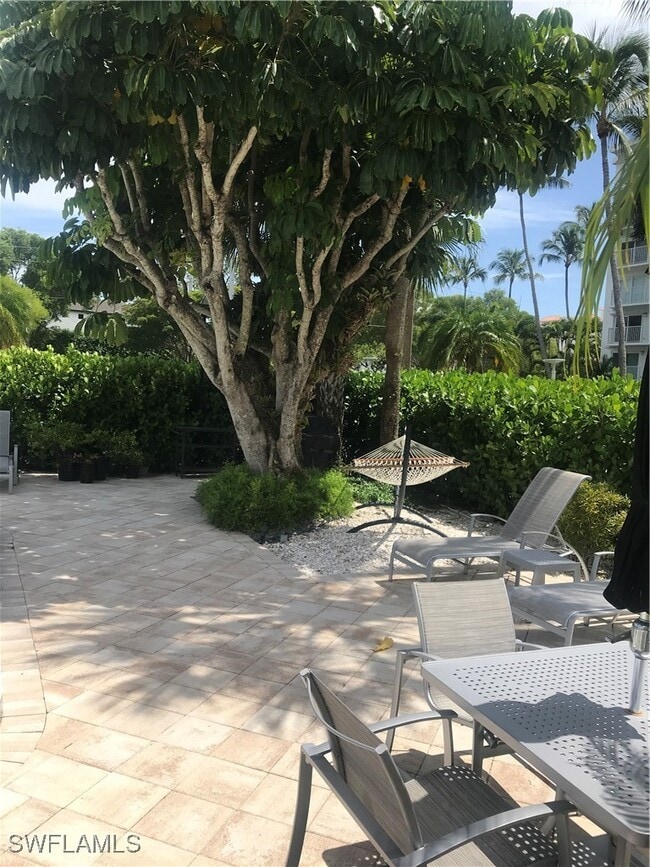 Building Photo - 216 Banyan Blvd