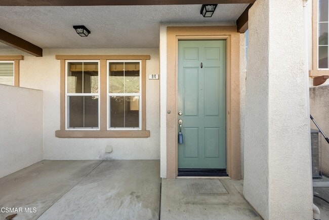 Building Photo - 84 Via Katrina