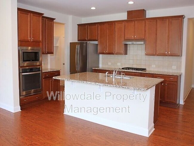 Building Photo - 1064 Midvale Ave