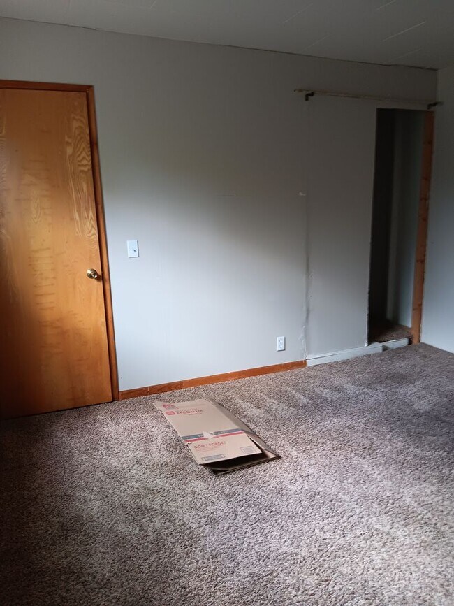 Building Photo - 3 Bed House in La Grande