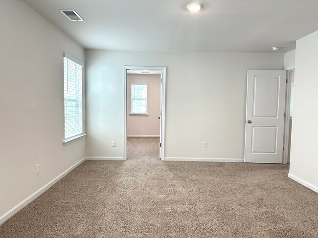 Building Photo - AMAZING HOME IN COLUMBIA