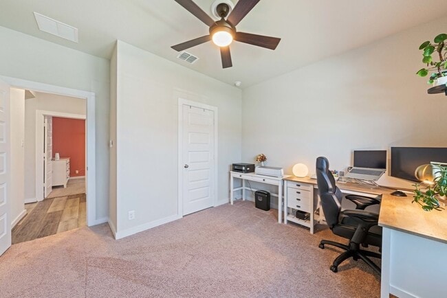 Building Photo - 1020 Highland Vista