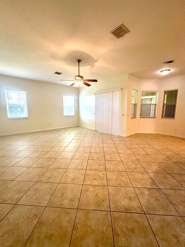 Building Photo - 4/2 Windermere Home Located in Providence