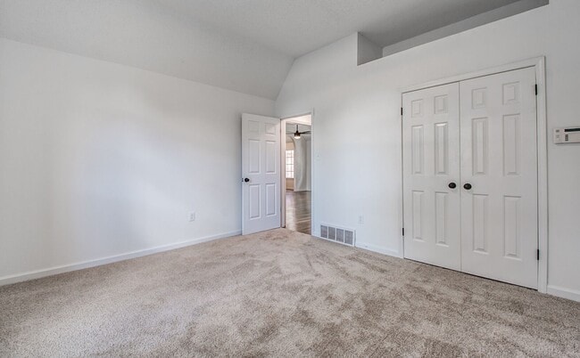 Building Photo - 5624 Annandale Dr