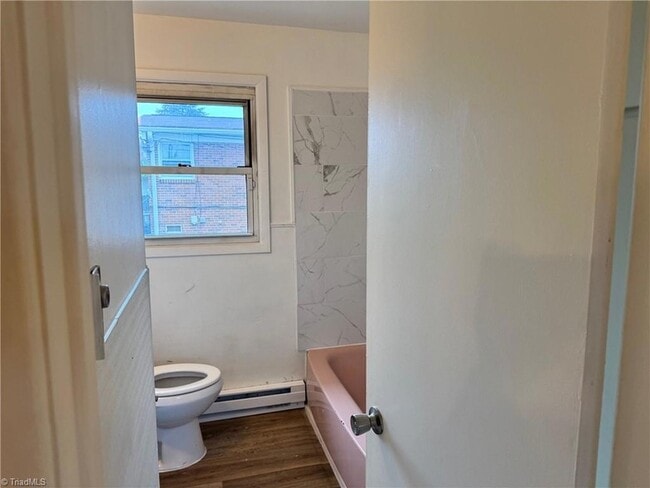 Building Photo - 931 Moravia St