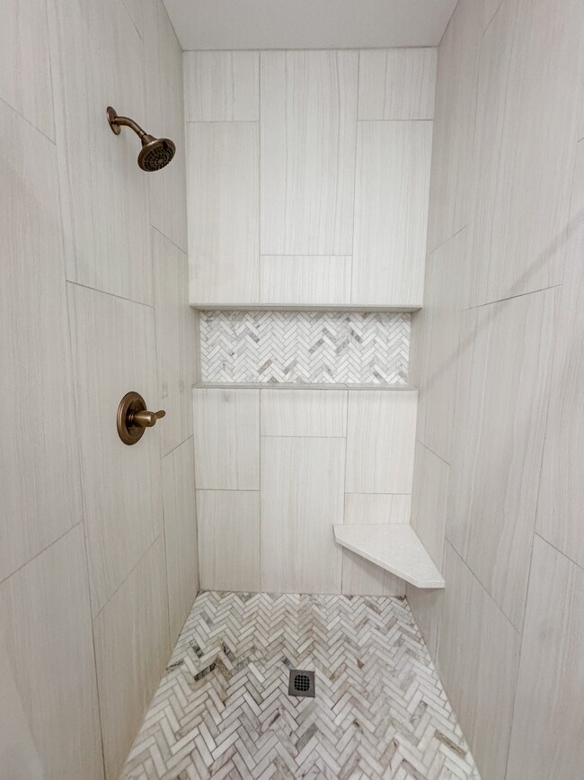 Building Photo - 27 Cadiz Ln