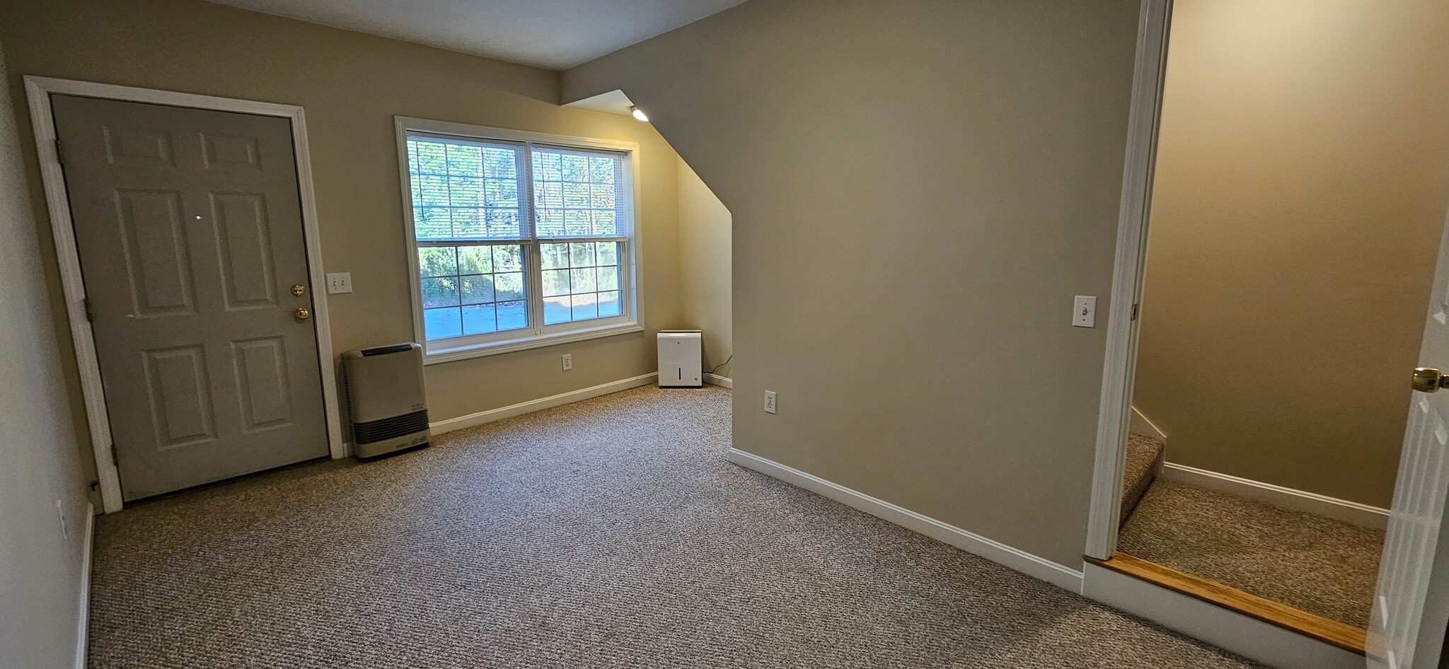 Bedroom - 192 Greystone Dr