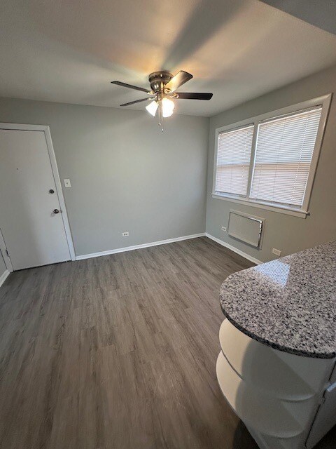 Building Photo - 2907 W 59th St