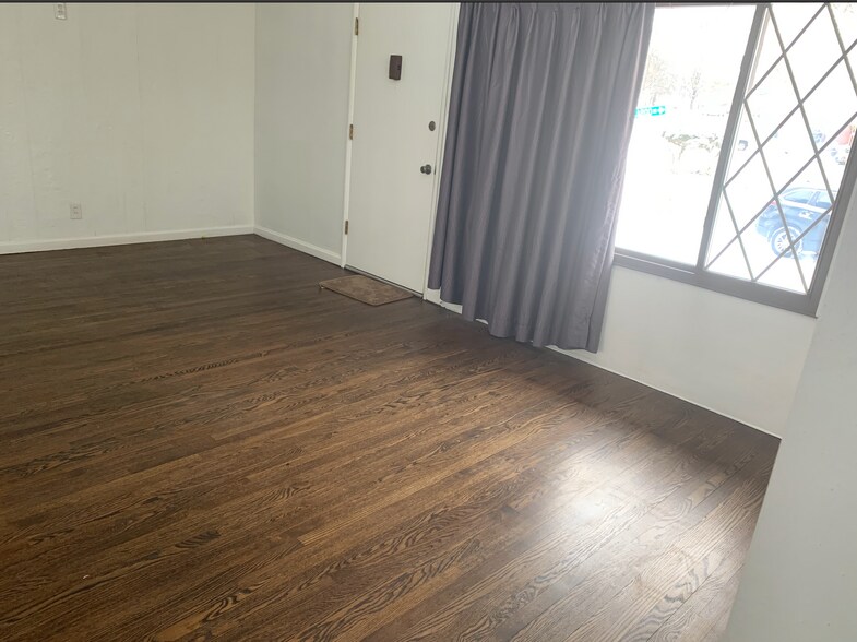 Building Photo - 9001 Kickapoo Dr