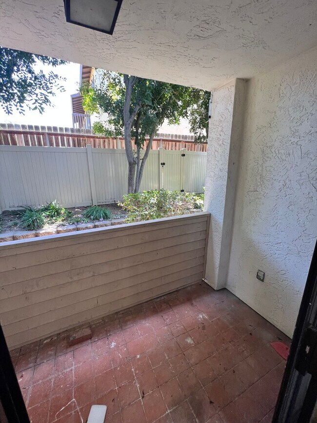 Building Photo - $2,500 - 2 Bed / 1 Bath Condo in El Cajon