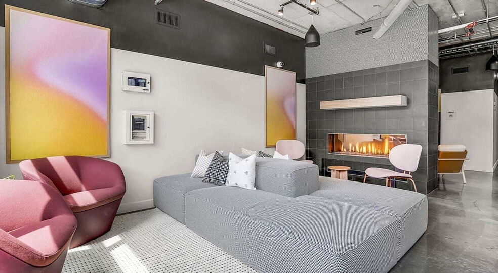 Building Photo - 360 W 200 S